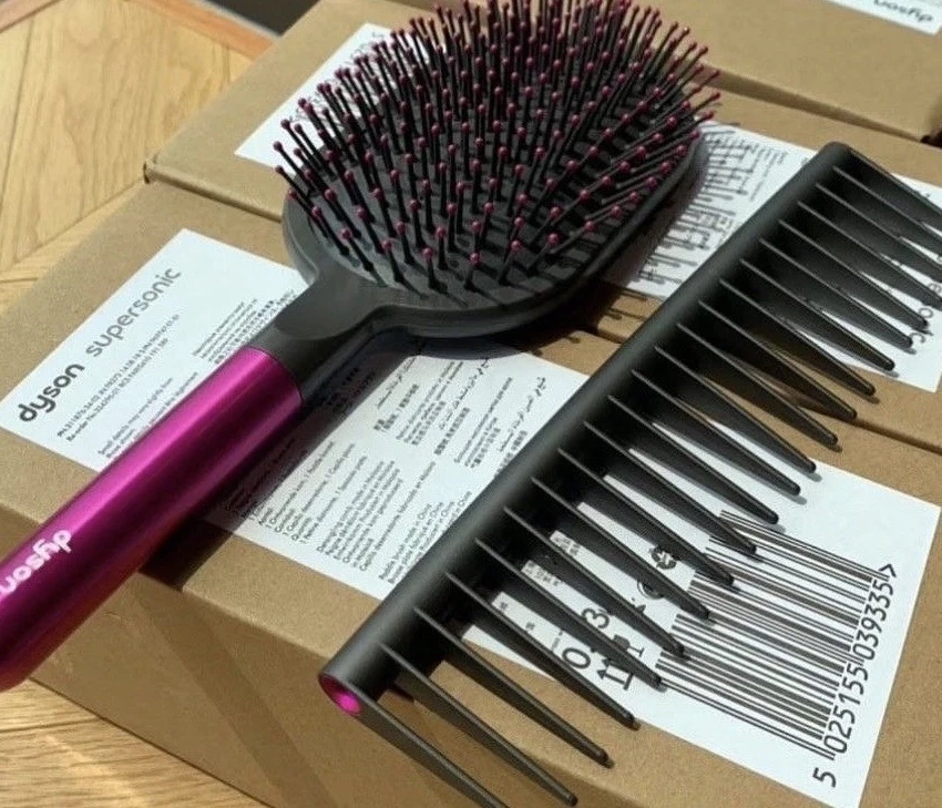 Набор расчесок Dyson щётка + гребень черный/фуксия (Black/Fuxia)